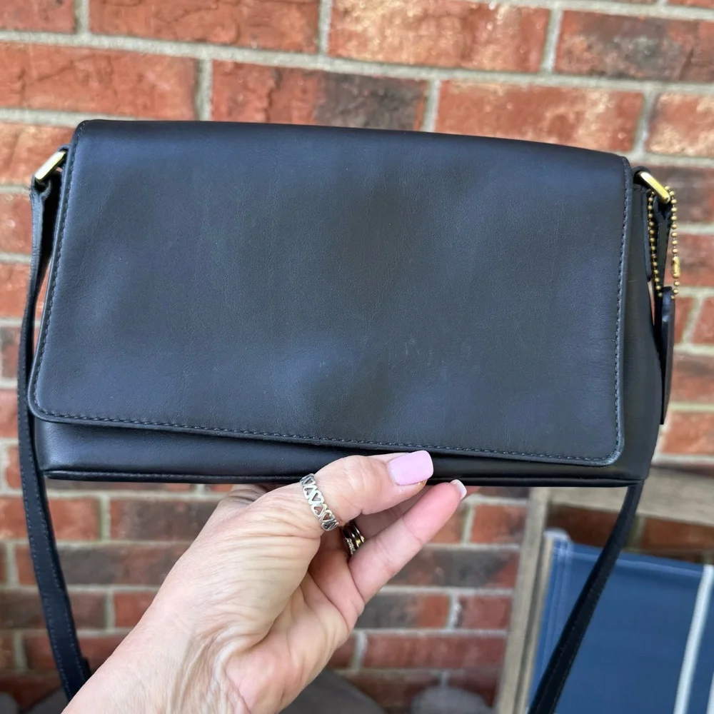Vintage Y2K Coach Leather Crossbody Bag